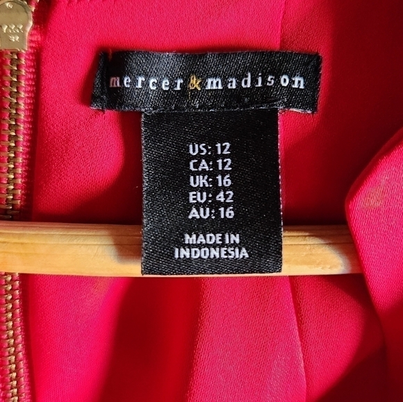 Mercer Madison Shift Mini Dress - Picture 4 of 4